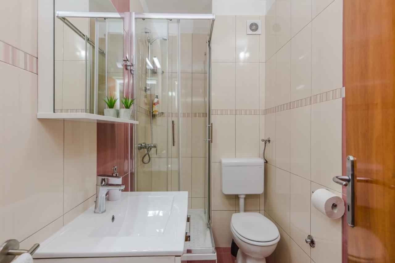Neva Room With Private Bathroom Zadar Dış mekan fotoğraf