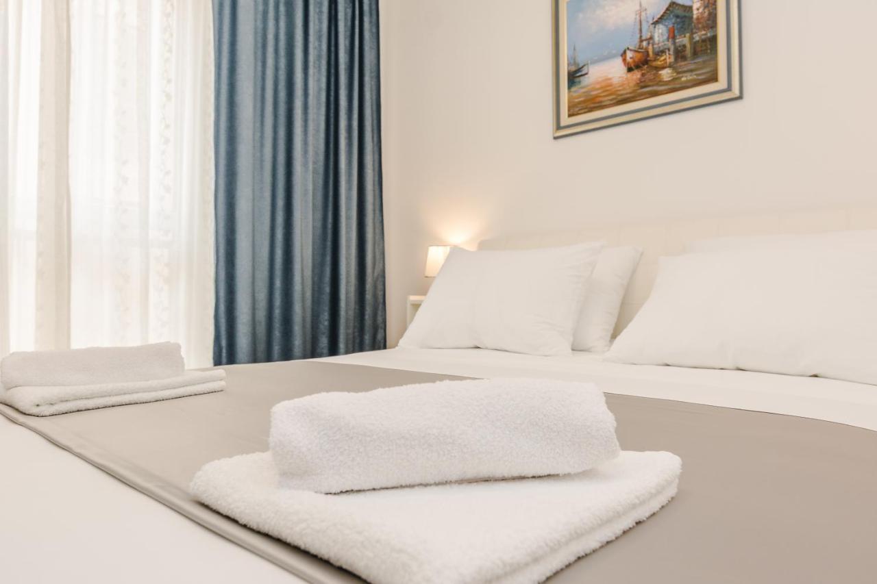 Neva Room With Private Bathroom Zadar Dış mekan fotoğraf