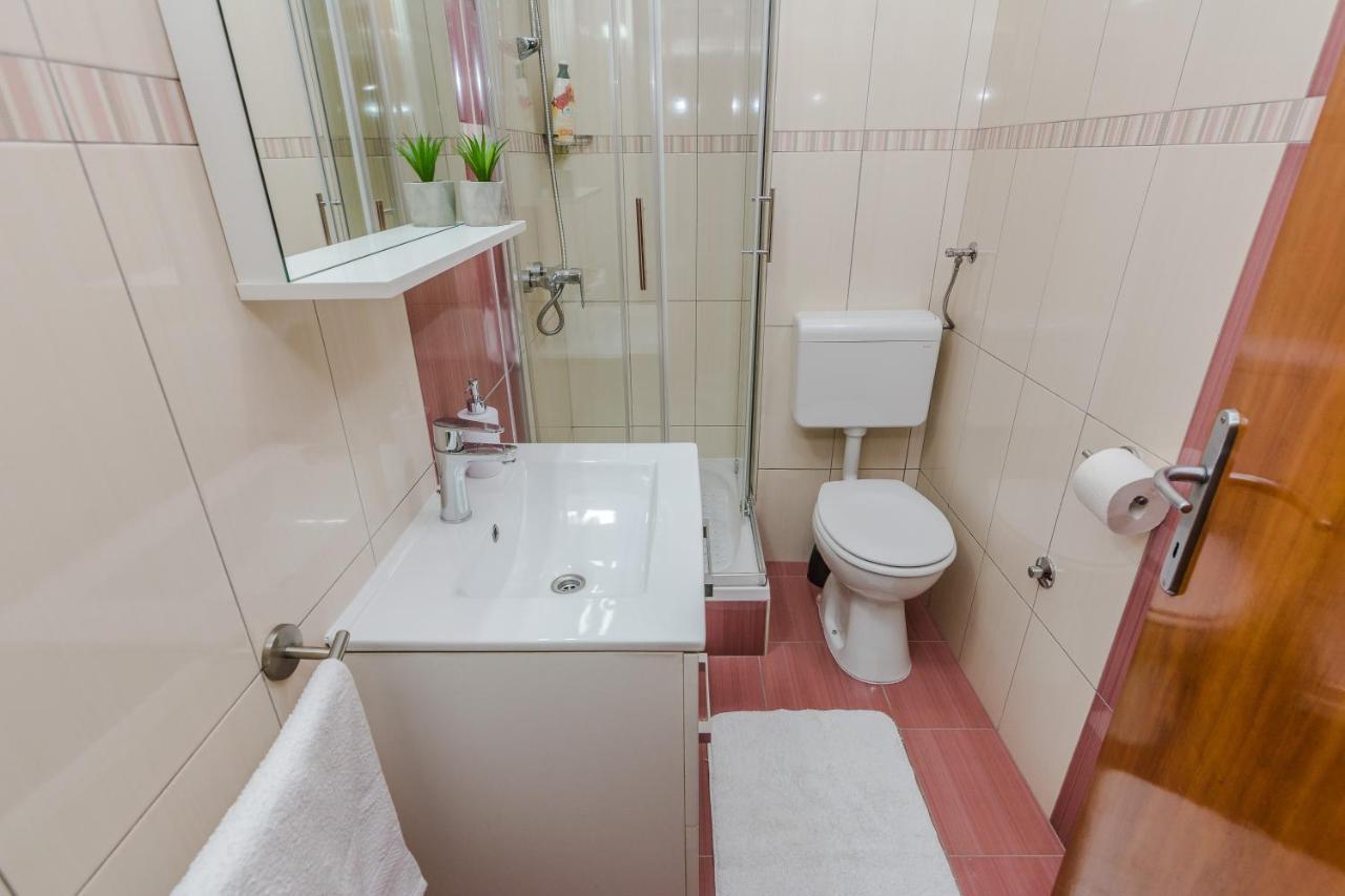 Neva Room With Private Bathroom Zadar Dış mekan fotoğraf